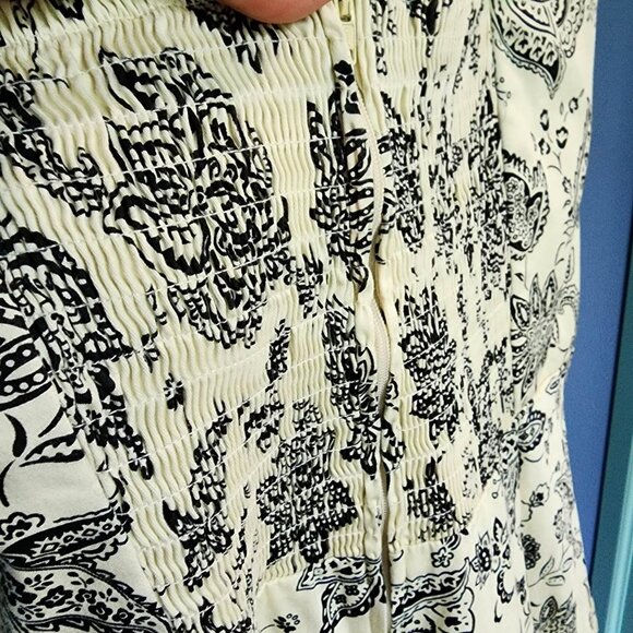 Madison Leigh Paisely Dress - Picture 3 of 8